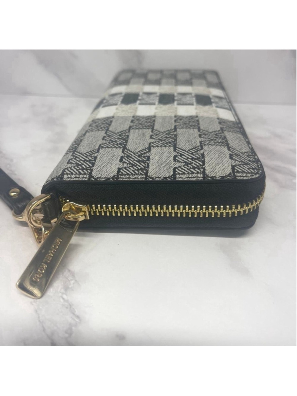 Michael Kors Continental Zip Wallet/
Wristlet Jacquard Logo Black/Gray/White - Picture 5 of 8